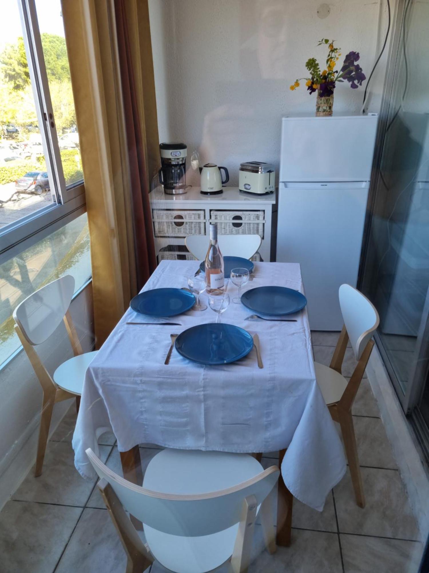 Superbe T2 Tout Confort 3 Etoiles, Entierement Renove Avec Piscine, Parking, Clim, Wifi, Netflix La Grande Motte Luaran gambar